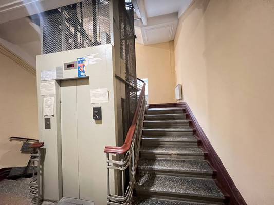 Продам двухкомнатную (2-комн.) квартиру, Кутузовский проезд, 4, Москва г