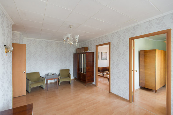 Продам трехкомнатную (3-комн.) квартиру, Таганрогская ул, 135/2, Ростов-на-Дону г