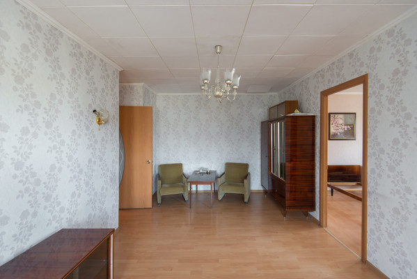 Продам трехкомнатную (3-комн.) квартиру, Таганрогская ул, 135/2, Ростов-на-Дону г