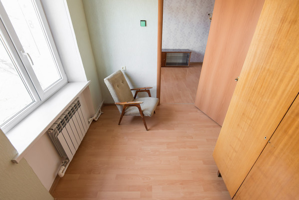 Продам трехкомнатную (3-комн.) квартиру, Таганрогская ул, 135/2, Ростов-на-Дону г