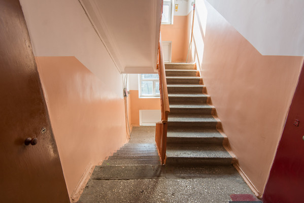 Продам трехкомнатную (3-комн.) квартиру, Таганрогская ул, 135/2, Ростов-на-Дону г