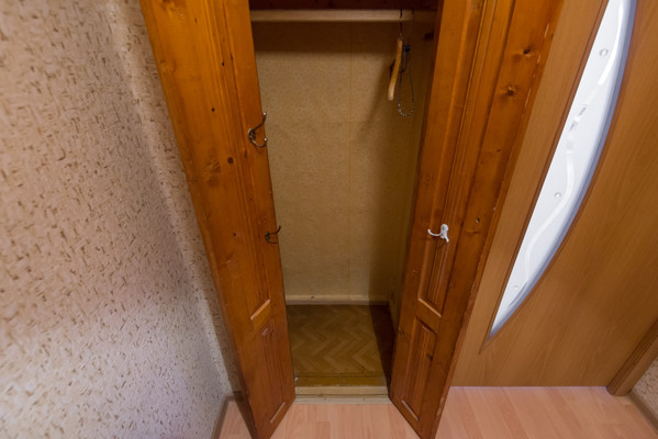 Продам трехкомнатную (3-комн.) квартиру, Таганрогская ул, 135/2, Ростов-на-Дону г