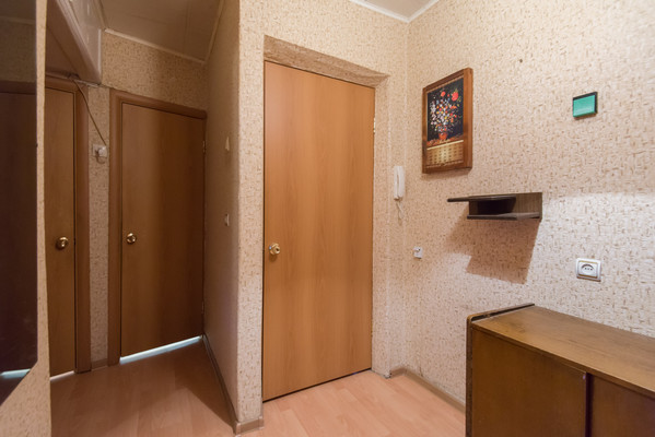Продам трехкомнатную (3-комн.) квартиру, Таганрогская ул, 135/2, Ростов-на-Дону г