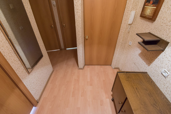 Продам трехкомнатную (3-комн.) квартиру, Таганрогская ул, 135/2, Ростов-на-Дону г