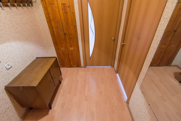 Продам трехкомнатную (3-комн.) квартиру, Таганрогская ул, 135/2, Ростов-на-Дону г
