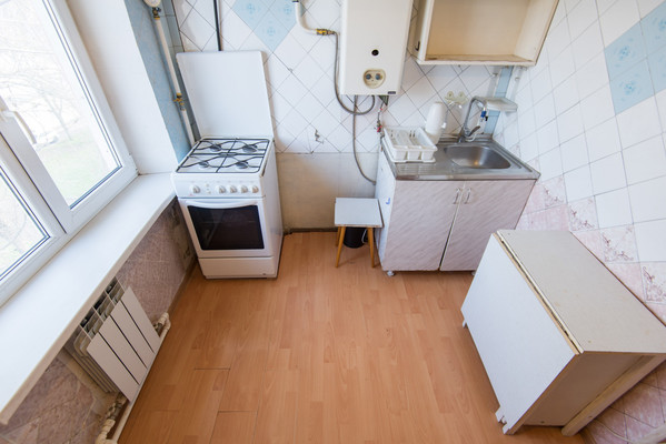 Продам трехкомнатную (3-комн.) квартиру, Таганрогская ул, 135/2, Ростов-на-Дону г