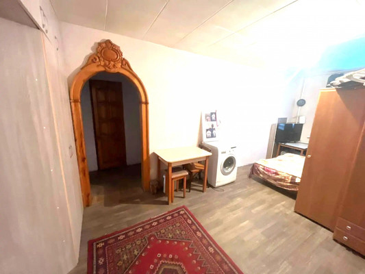 Продам трехкомнатную (3-комн.) квартиру, Солнечная Поляна ул, 3, Барнаул г