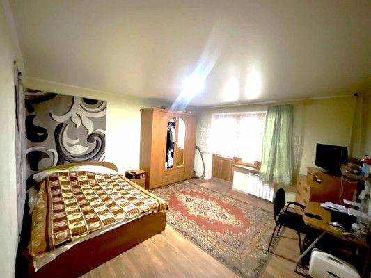 Продам трехкомнатную (3-комн.) квартиру, Солнечная Поляна ул, 3, Барнаул г