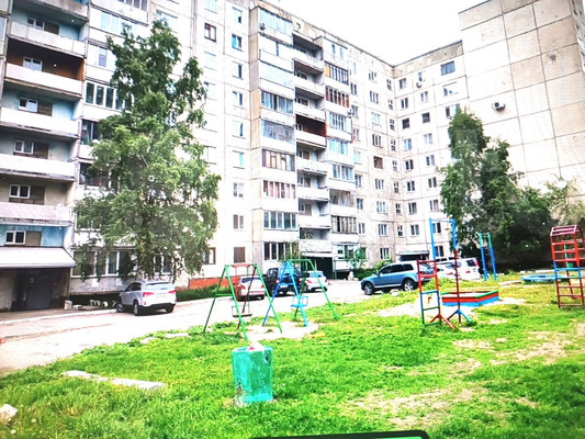 Продам трехкомнатную (3-комн.) квартиру, Солнечная Поляна ул, 3, Барнаул г