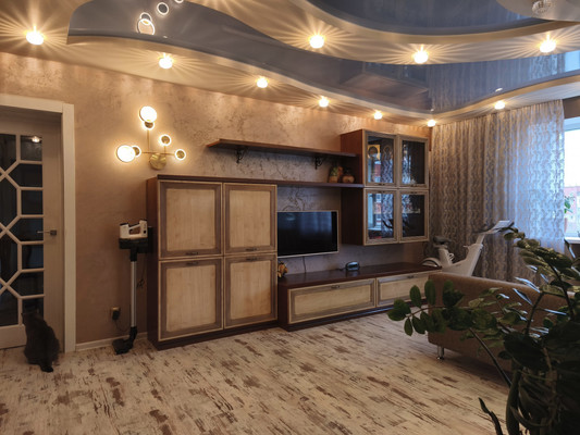 Продам трехкомнатную (3-комн.) квартиру, Уинская ул, 13, Пермь г