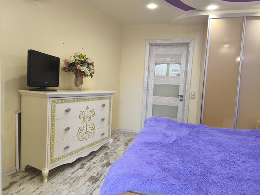 Продам трехкомнатную (3-комн.) квартиру, Уинская ул, 13, Пермь г