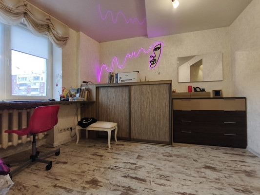 Продам трехкомнатную (3-комн.) квартиру, Уинская ул, 13, Пермь г