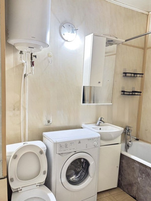 Продам однокомнатную (1-комн.) квартиру, Дружбы ул, 62, Симферополь г