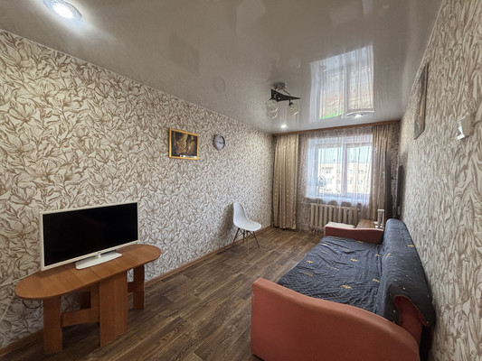 Продам двухкомнатную (2-комн.) квартиру, Шаронова ул, 7, Ишим г