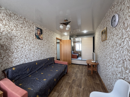 Продам двухкомнатную (2-комн.) квартиру, Шаронова ул, 7, Ишим г