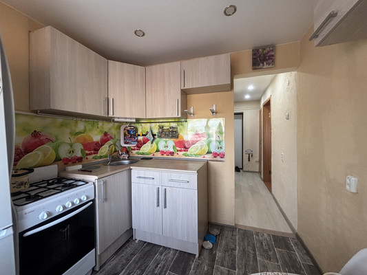 Продам двухкомнатную (2-комн.) квартиру, Шаронова ул, 7, Ишим г