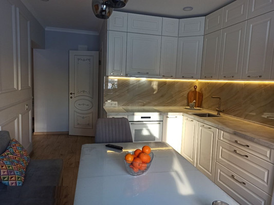 Продам трехкомнатную (3-комн.) квартиру, Лавриненко ул, 1, Москва г