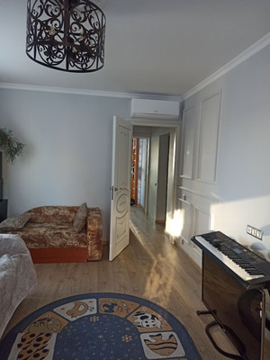 Продам трехкомнатную (3-комн.) квартиру, Лавриненко ул, 1, Москва г