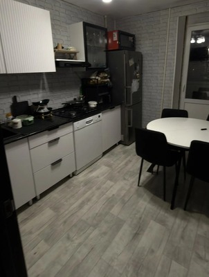 Продам трехкомнатную (3-комн.) квартиру, Комсомольская ул, 276, Кропоткин г