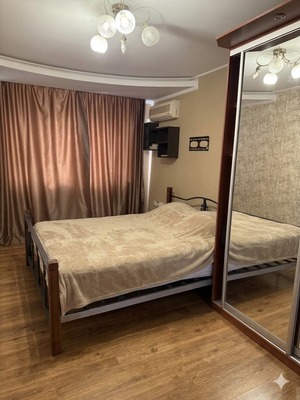 Продам двухкомнатную (2-комн.) квартиру, Кирова пр-кт, 68, Симферополь г