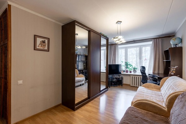 Продам двухкомнатную (2-комн.) квартиру, Дубки ул, 11, Москва г