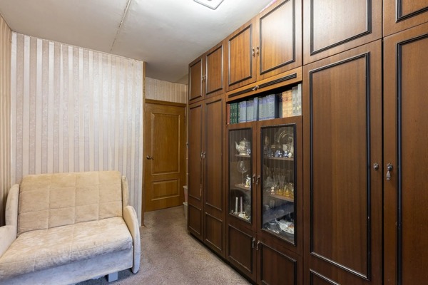 Продам двухкомнатную (2-комн.) квартиру, Дубки ул, 11, Москва г