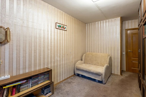 Продам двухкомнатную (2-комн.) квартиру, Дубки ул, 11, Москва г