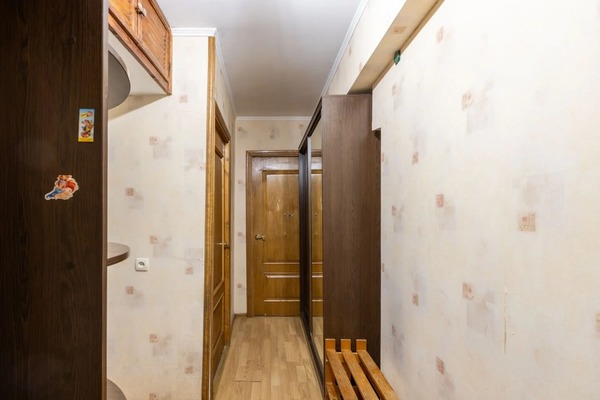 Продам двухкомнатную (2-комн.) квартиру, Дубки ул, 11, Москва г