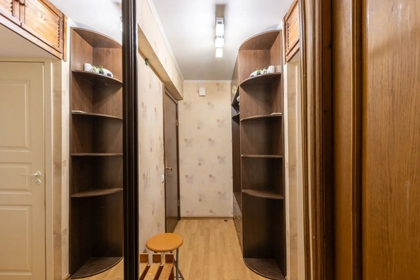 Продам двухкомнатную (2-комн.) квартиру, Дубки ул, 11, Москва г