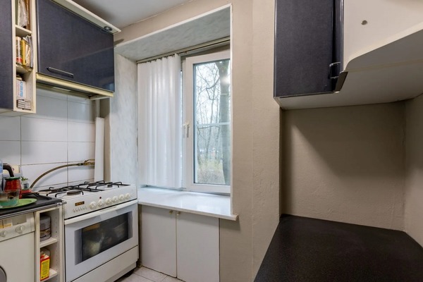 Продам двухкомнатную (2-комн.) квартиру, Дубки ул, 11, Москва г