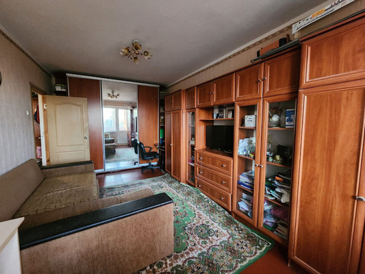 Продам однокомнатную (1-комн.) квартиру, Героев Сталинграда ул, 36, Симферополь г