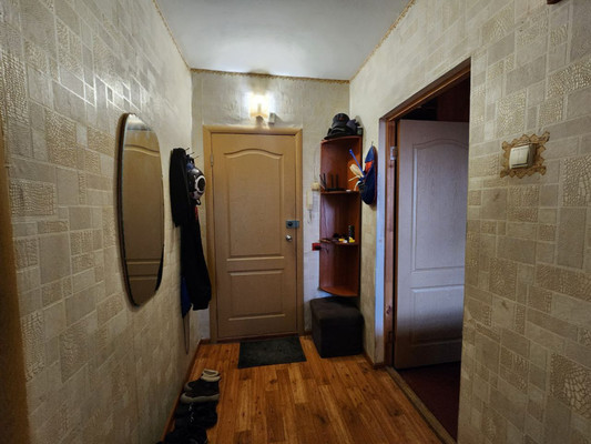 Продам однокомнатную (1-комн.) квартиру, Героев Сталинграда ул, 36, Симферополь г