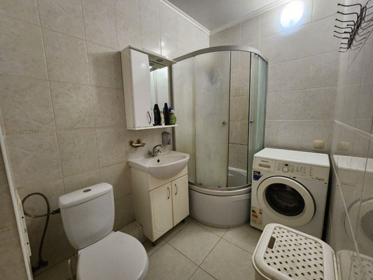 Продам однокомнатную (1-комн.) квартиру, Героев Сталинграда ул, 36, Симферополь г