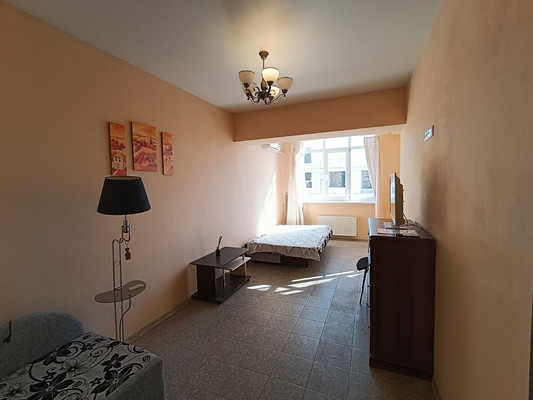 Продам однокомнатную (1-комн.) квартиру, Толстого ул, 38а, Евпатория г
