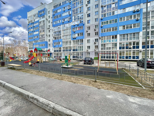 Продам двухкомнатную (2-комн.) квартиру, Одесская ул, 2в, Пенза г