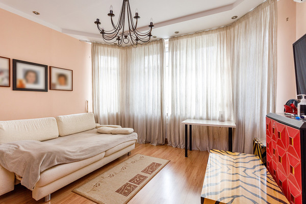 Продам двухкомнатную (2-комн.) квартиру, Соловьиная Роща ул, 9, Москва г