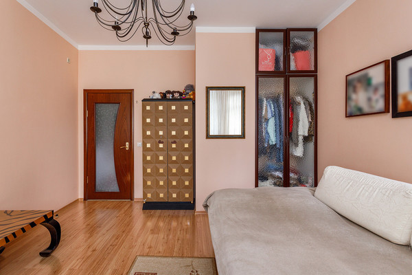 Продам двухкомнатную (2-комн.) квартиру, Соловьиная Роща ул, 9, Москва г