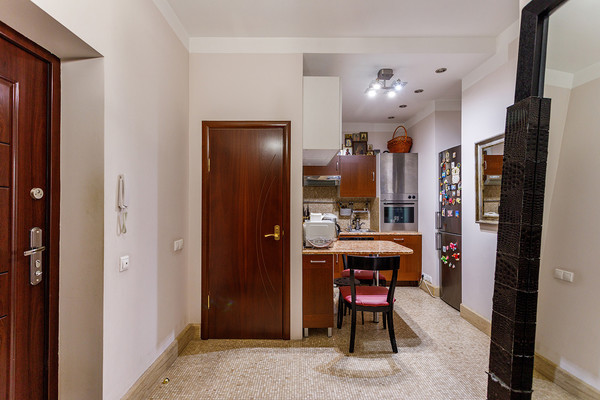 Продам двухкомнатную (2-комн.) квартиру, Соловьиная Роща ул, 9, Москва г