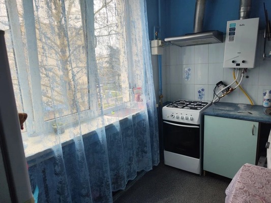 Продам трехкомнатную (3-комн.) квартиру, Строителей ул, 7, Молодежное пгт