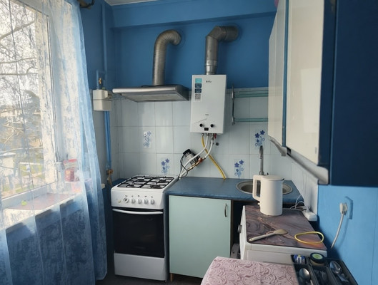 Продам трехкомнатную (3-комн.) квартиру, Строителей ул, 7, Молодежное пгт