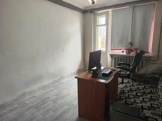 Продам трехкомнатную (3-комн.) квартиру, Строителей ул, 7, Молодежное пгт