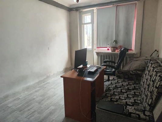 Продам трехкомнатную (3-комн.) квартиру, Строителей ул, 7, Молодежное пгт