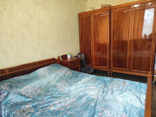 Продам трехкомнатную (3-комн.) квартиру, Строителей ул, 7, Молодежное пгт