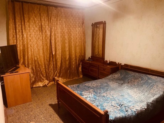 Продам трехкомнатную (3-комн.) квартиру, Строителей ул, 7, Молодежное пгт