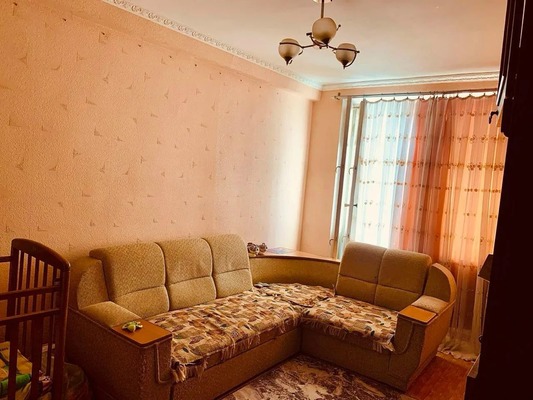 Продам трехкомнатную (3-комн.) квартиру, Строителей ул, 7, Молодежное пгт