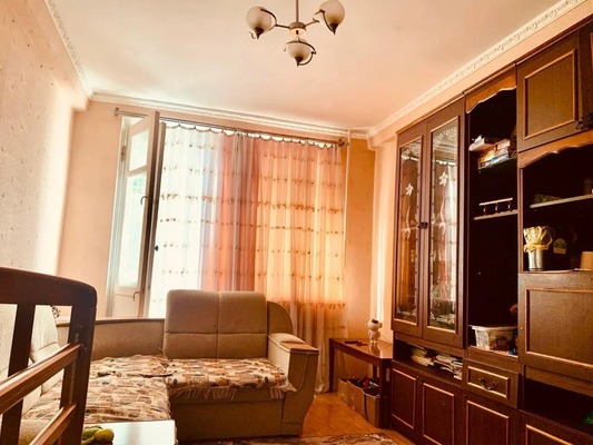 Продам трехкомнатную (3-комн.) квартиру, Строителей ул, 7, Молодежное пгт