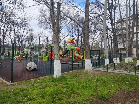 Продам трехкомнатную (3-комн.) квартиру, Строителей ул, 7, Молодежное пгт