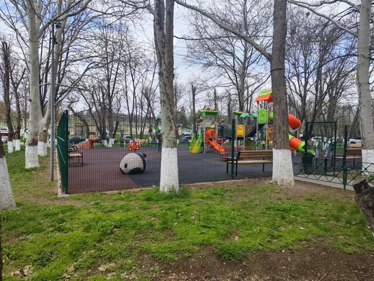 Продам трехкомнатную (3-комн.) квартиру, Строителей ул, 7, Молодежное пгт