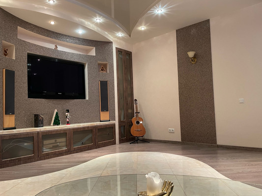 Продам многокомнатную квартиру, Десятинная ул, 3, Великий Новгород г