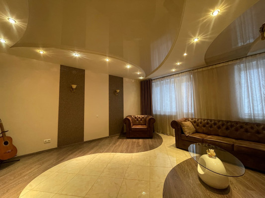 Продам многокомнатную квартиру, Десятинная ул, 3, Великий Новгород г